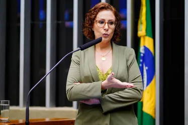 Imagem ilustrativa da imagem Banco encontra só R$ 2 mil em conta de Zambelli e bloqueia movimentação