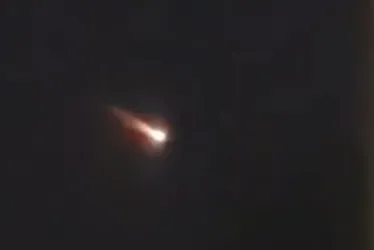 Imagem ilustrativa da imagem Bola de fogo cruzando o céu do Brasil possivelmente era foguete da SpaceX