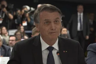 Imagem ilustrativa da imagem Moraes inicia interrogatório de Bolsonaro na ação da trama golpista. Assista
