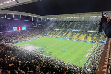 Imagem ilustrativa da imagem Brasil x Paraguai: veja imagens de mosaico em homenagem ao aniversariante Carlo Ancelotti