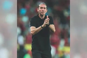 Imagem ilustrativa da imagem Filipe Luís atinge objetivo 'dobrado' no Flamengo e vê jogadores confiantes