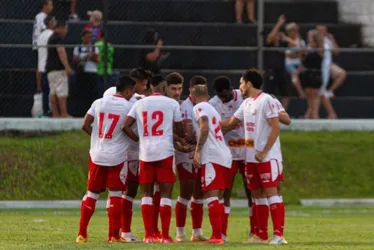 Imagem ilustrativa da imagem Com um jogador a menos desde o início do jogo, Náutico segura empate em Natal