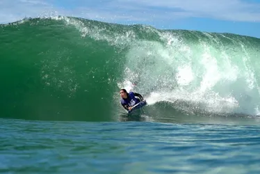 Imagem ilustrativa da imagem Competição inédita de bodyboarding agita as ondas em Vila Velha