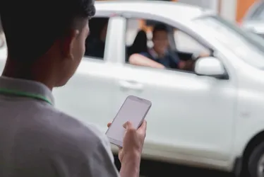 Imagem ilustrativa da imagem Confusão ao volante: mais conflitos com motos e carros de aplicativo