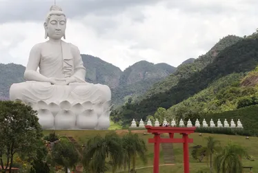Imagem ilustrativa da imagem Conheça Ibiraçu: experiências imperdíveis em visita ao Grande Buda