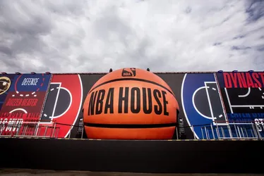 Imagem ilustrativa da imagem Conheça os detalhes da NBA House no Villa-Lobos: 5 mil m² atividades e troféu de 13kg