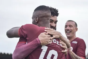 Imagem ilustrativa da imagem Desportiva goleia e se mantém no 3º lugar da Copa ES