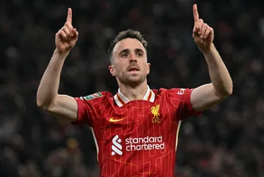 Imagem ilustrativa da imagem Diogo Jota tem camisa 20 aposentada pelo Liverpool após pedidos de torcedores