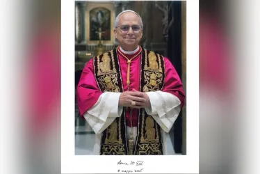 Imagem ilustrativa da imagem Divulgada foto oficial e assinatura do Papa Leão 14