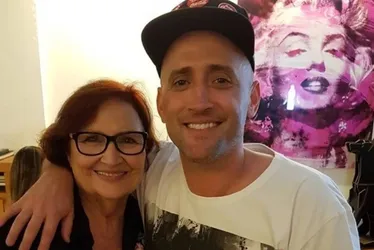 Imagem ilustrativa da imagem Dona Déa anuncia espetáculo sobre Paulo Gustavo, 'Meu Filho É um Musical'
