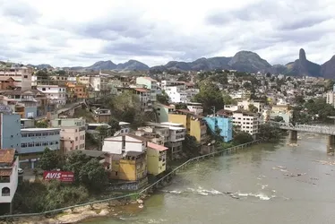 Imagem ilustrativa da imagem Duas casas são interditadas após parte de uma delas desabar no ES