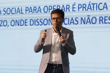 Imagem ilustrativa da imagem Em Pratos Limpos: “Sucesso de empresas vai além do alvará”, diz Jaques Paes