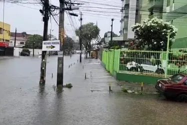Imagem ilustrativa da imagem Em nível máximo de alerta, RMR e Zona da Mata voltam a ser castigadas pelas chuvas