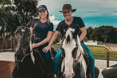Imagem ilustrativa da imagem Esposa de Eduardo Costa nega que seja bancada por ele após apagar fotos