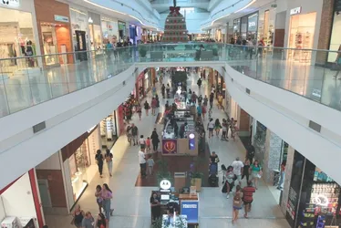 Imagem ilustrativa da imagem Supermercados e shoppings liberados para funcionar neste domingo