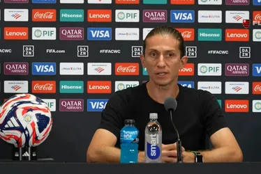 Imagem ilustrativa da imagem Filipe Luís admite superioridade do Bayern, mas elogia Flamengo: "Muito orgulhoso"