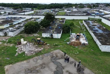 Imagem ilustrativa da imagem Governo de Pernambuco desativa presídio do Complexo Prisional do Curado