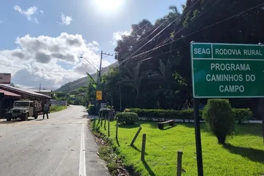 Imagem ilustrativa da imagem Governo do ES entrega recapeamento de rodovias rurais em Guarapari
