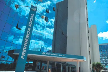 Imagem ilustrativa da imagem Governo propõe no STF devolução a aposentados a partir de 24 de julho
