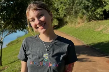 Imagem ilustrativa da imagem Isabel Veloso anuncia remissão do câncer: 'Vou poder ver meu filho crescer'