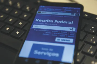 Imagem ilustrativa da imagem Isenção de Imposto de Renda pode forçar corte em investimentos públicos