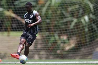Imagem ilustrativa da imagem Lesão afasta Bastos do Botafogo até outubro