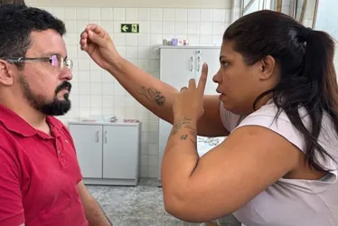Imagem ilustrativa da imagem Mais de 130 usuários do SUS recebem óculos gratuitos por programa da Sesa no ES