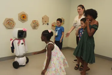 Imagem ilustrativa da imagem Maria, uma robozinha muito especial que vai ajudar crianças com autismo