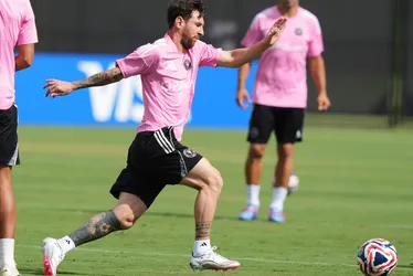 Imagem ilustrativa da imagem Mascherano tem 'expectativas' em Messi no Mundial e reclama da falta de reforços