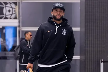Imagem ilustrativa da imagem Memphis Depay notifica o Corinthians, cobra R$ 6 milhões e pode não se reapresentar