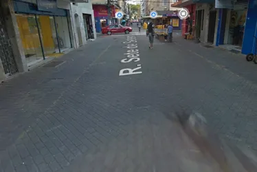 Imagem ilustrativa da imagem Músico é agredido com porrete por dono de bar no centro de Vitória