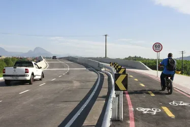 Imagem ilustrativa da imagem Novos viadutos vão reduzir tempo no trânsito em até uma hora
