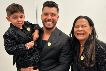 Imagem ilustrativa da imagem O que a mãe de Marília Mendonça teve a ver com separação entre filha e Huff?