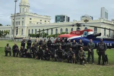 Imagem ilustrativa da imagem PMPE comemora 200 anos da corporação com aumento do policiamento