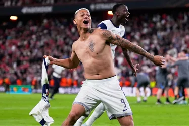 Imagem ilustrativa da imagem Pai de Richarlison enaltece o filho após título inédito: "Ele estava preparado"
