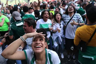 Imagem ilustrativa da imagem Palmeirenses não ligam para delay da TV na Caraíbas e estão otimistas para ir às oitavas do Mundial