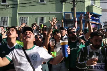 Imagem ilustrativa da imagem Palmeirenses não ligam para delay da TV na Caraíbas e estão otimistas para ir às oitavas do Mundial