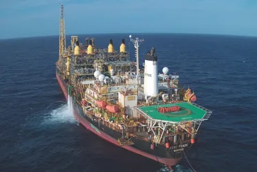 Imagem ilustrativa da imagem Perfuração de novo campo de petróleo anima empresários do ES