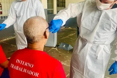 Imagem ilustrativa da imagem Polícia vai criar perfil genético de mil presos por crimes graves no ES