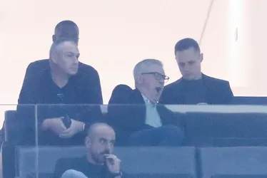 Imagem ilustrativa da imagem Presidente interino recebe Ancelotti em Itaquera durante turbulência política no Corinthians