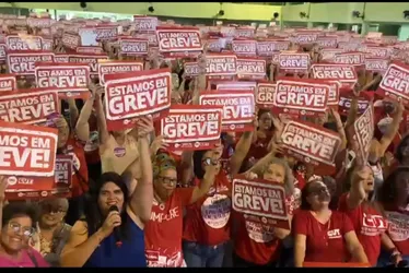 Imagem ilustrativa da imagem Professores do Recife rejeitam proposta da prefeitura e entram em greve