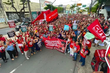 Imagem ilustrativa da imagem Professores rejeitam proposta da Prefeitura do Recife e continuam a greve