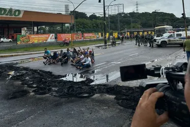Imagem ilustrativa da imagem Protesto em Camaragibe contra ação policial que resultou na morte de trabalhador