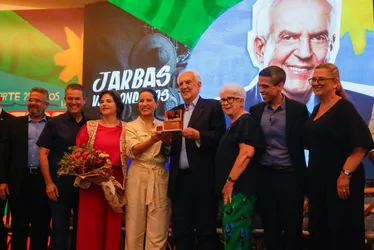 Imagem ilustrativa da imagem Raquel Lyra lança Fenearte com homenagem a Jarbas e investimento de R$ 15 milhões