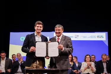 Imagem ilustrativa da imagem Recife adere ao Acredita e João Campos diz que é conquista de décadas