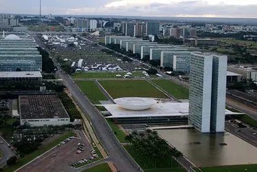 Imagem ilustrativa da imagem Reformas no serviço público vão mudar 30 mil cargos ultrapassados