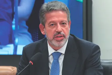 
          Imagem ilustrativa da imagem Buscas da PF na Câmara têm como alvo ex-assessora de Lira
          