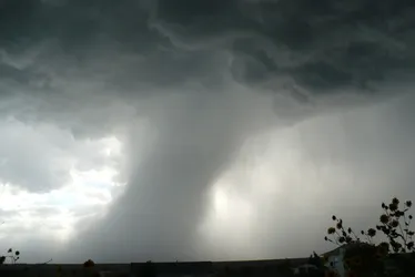 Imagem ilustrativa da imagem Risco de tornados no Brasil: veja estados que podem ser atingidos