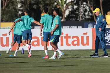 Imagem ilustrativa da imagem Saiba como foi o 1º treino comandado por Carlo Ancelotti na seleção brasileira