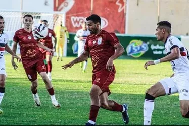 Imagem ilustrativa da imagem Santa Cruz vence o Sousa (PB) e continua como líder invicto